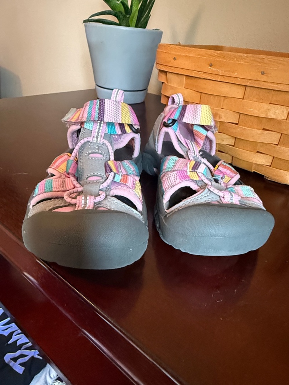 Keen Newport Girls US 11 Sport Sandals Shoes Pastel Rainbow Stripes - Picture 4 of 6